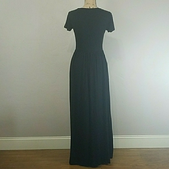 Plus Size Every Day Essential Black Maxi Dress. - Picture 3 of 8